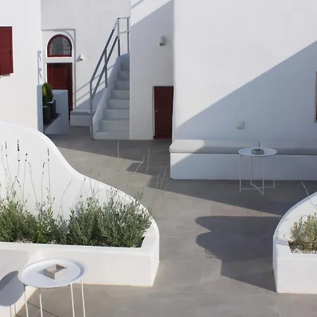 Outopoia Cave Lägenhetshotell 4*