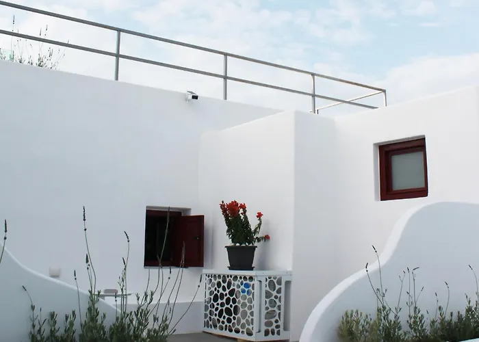 Outopoia Cave Aparthotel 4*