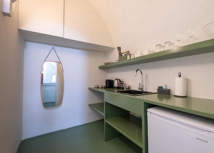 Outopoia Cave Oia (Santorini)