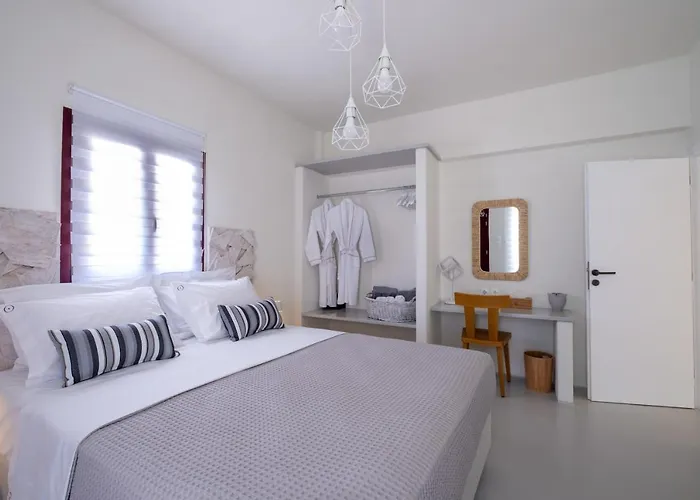 Outopoia Cave Aparthotel Oia (Santorini)