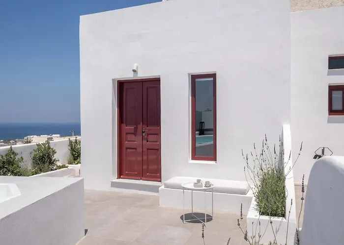 Outopoia Cave Aparthotel