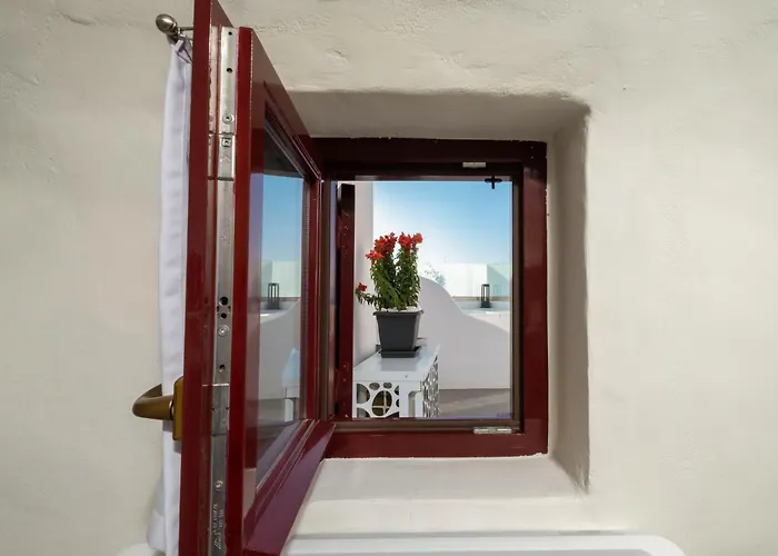 Outopoia Cave Aparthotel Oia (Santorini)