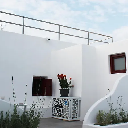 Outopoia Cave Aparthotel *