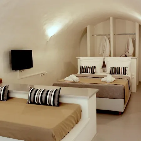 Outopoia Cave Apartahotel 4*