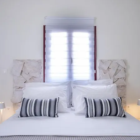 Outopoia Cave Aparthotel *
