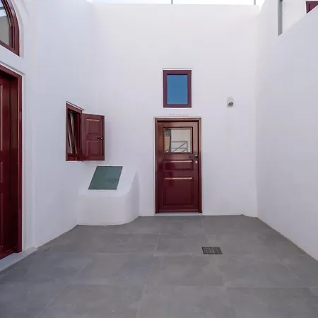 Outopoia Cave Oia (Santorini)