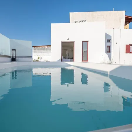 Outopoia Cave Aparthotel