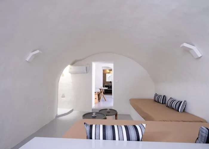 Outopoia Cave 4* Oia