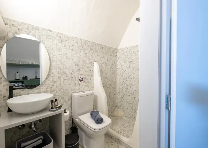 Outopoia Cave Apartahotel 4*