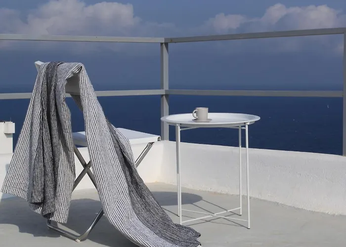 Outopoia Cave Oia (Santorini)