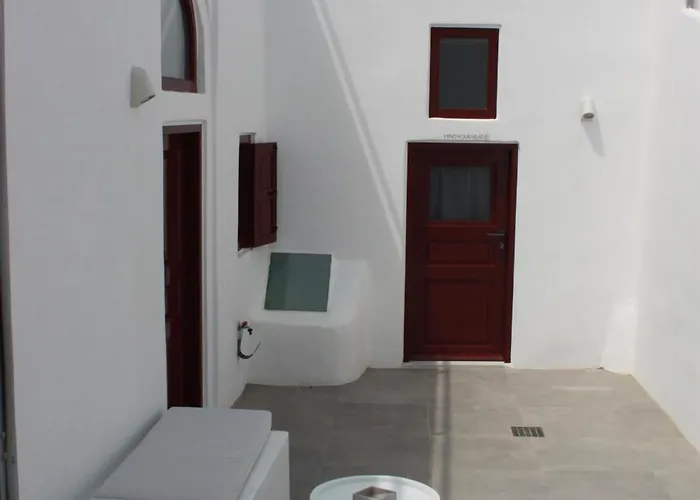 Outopoia Cave Apart-hotel 4*