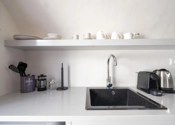 Outopoia Cave 4* Ия